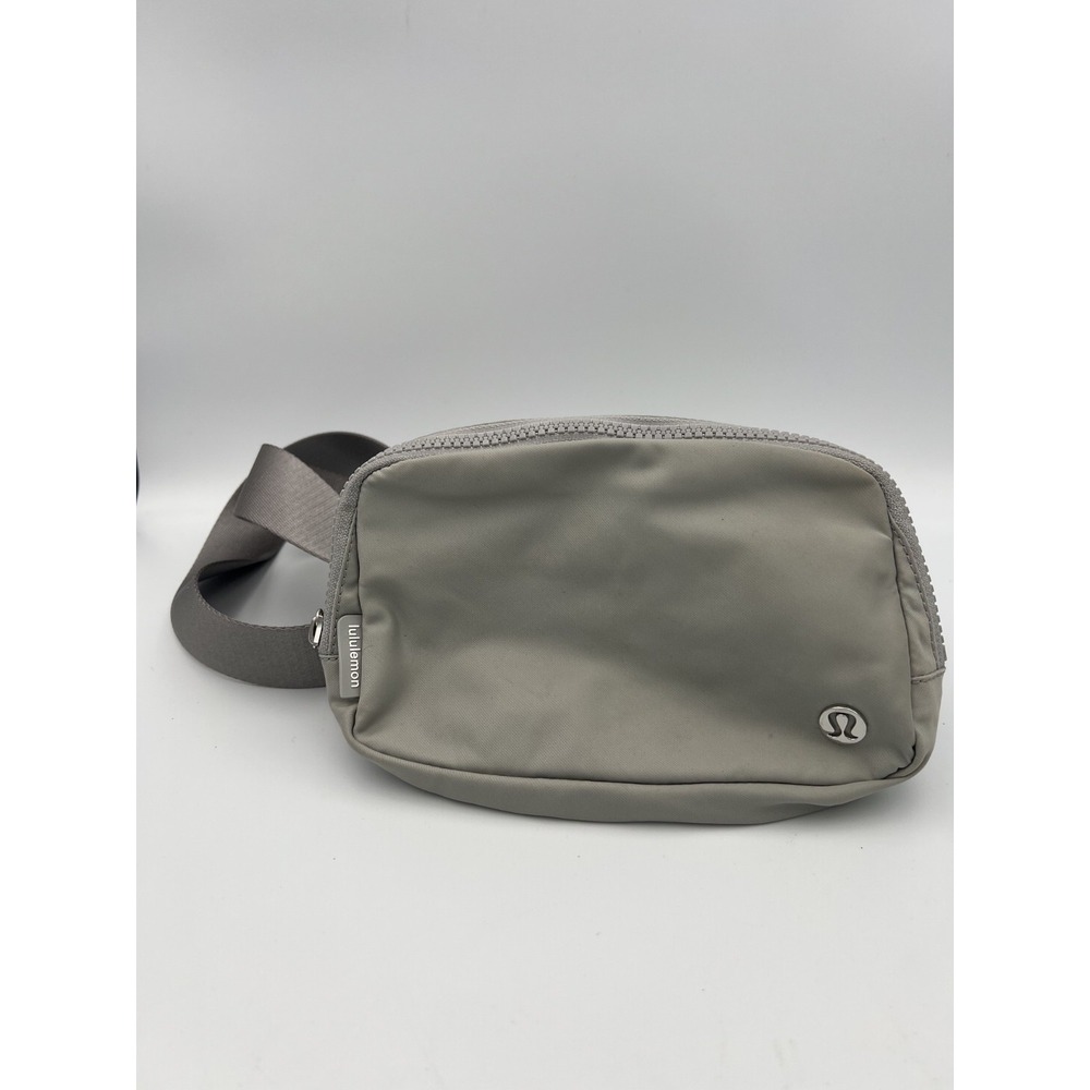 Lululemon Belt Bag Womens One Size Gray Crossbody Fanny Pack Athleisure